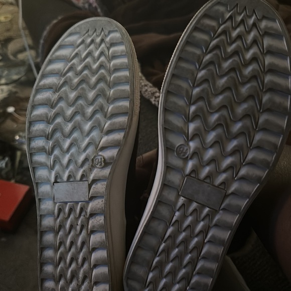 Medina size 9.5 suede booties with zipper at the back. - Picture 2 of 3